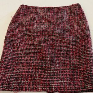 Chic Pink and Black Tweed Skirt